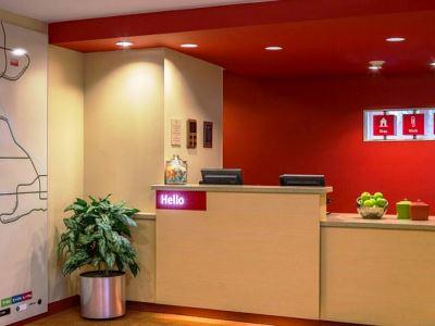 Sonesta Simply Suites Phoenix Scottsdale Exterior photo